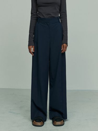 Colors Pleated Wide Leg Trousers () - RE RHEE - Modalova