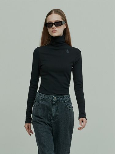 Logo Embroidered Turtle Neck Top () - RE RHEE - Modalova