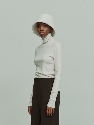 Logo Embroidered Turtle Neck Top - RE RHEE - Modalova