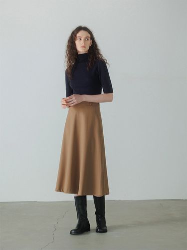 Autumn Flare Skirt - URAGO - Modalova