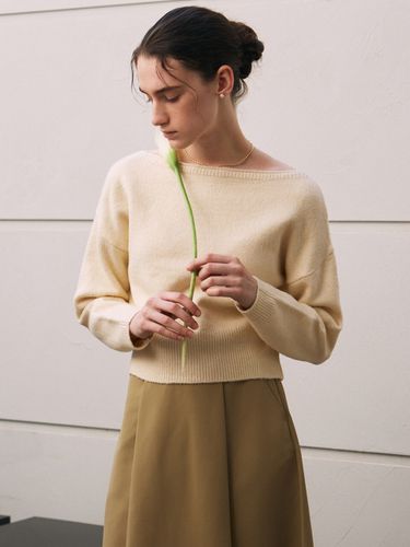 Cozy Boat Neck Knit_Light Beige - YAN13 - Modalova