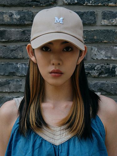 Volume M Logo Cap _ Beige - MACK BARRY - Modalova