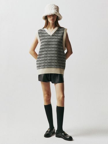 Wool Blended Fair Isle Knit Vest - EZIO - Modalova