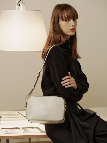 Base Crossbody Bag_Misty White - Atelier de LUMEN - Modalova