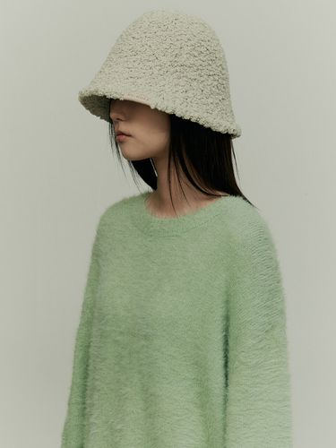 Faux Shearling Bell Hat Avocado - RE RHEE - Modalova