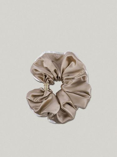 Classic Logo Hair Scrunchie_Beige - FOLNUA - Modalova