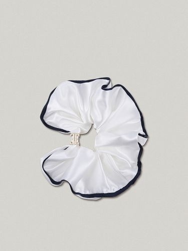 Classic Logo Hair Scrunchie [Silk] - FOLNUA - Modalova