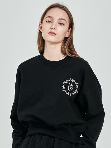 Crop Evergreen Sweatshirt (Black) - PaperBoy - Modalova