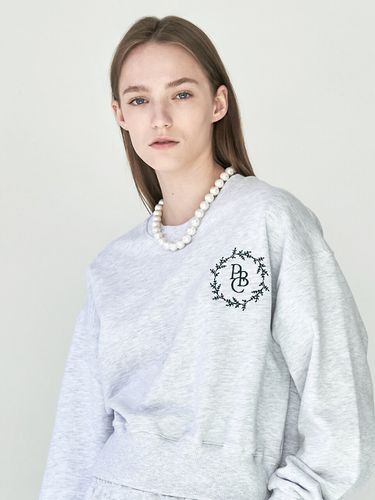 Crop Evergreen Sweatshirt () - PaperBoy - Modalova