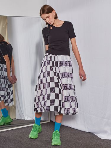 Pattern Pleated Skirt - FABER FINGER - Modalova