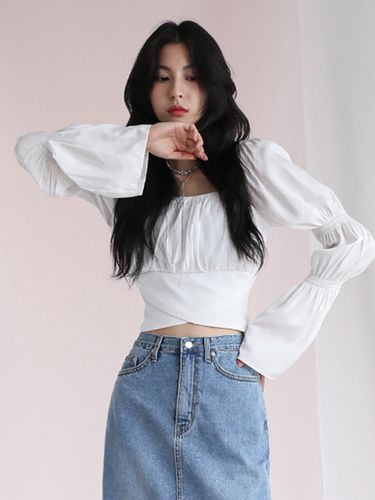 Back Ribbon Square Neck Blouse_White - AVANDRESS - Modalova