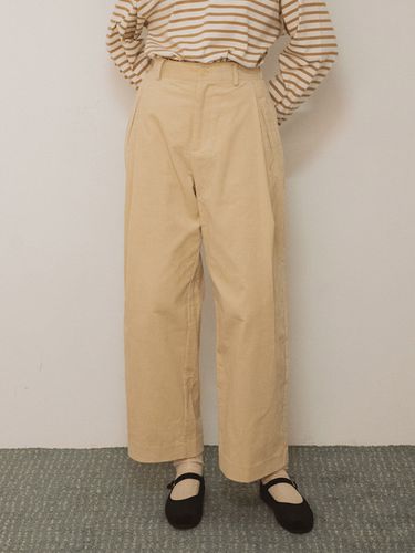 Semi Wide Corduroy Pants (2 Colors) - COMONINOZ - Modalova