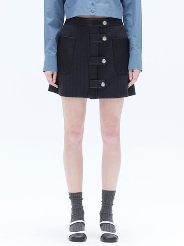 Bold Button Mini Skirt - Navy - HAE BY HAEKIM - Modalova