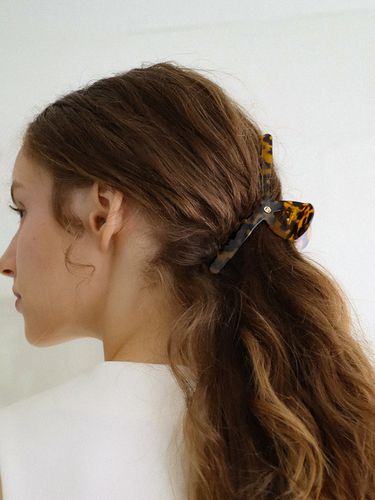 Wide Twist Hair Clip - OVLA - Modalova