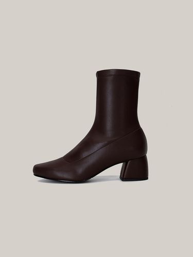 Sleek Ankle Boots_Burgundy Brown - OWN FEATURE COLOUR.OFC - Modalova