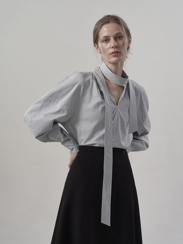 Laurent Tie Blouse_ Stripe - MOMET - Modalova