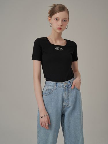 Square Neck Simple Logo T-Shirt_Black - Rosefrantz - Modalova