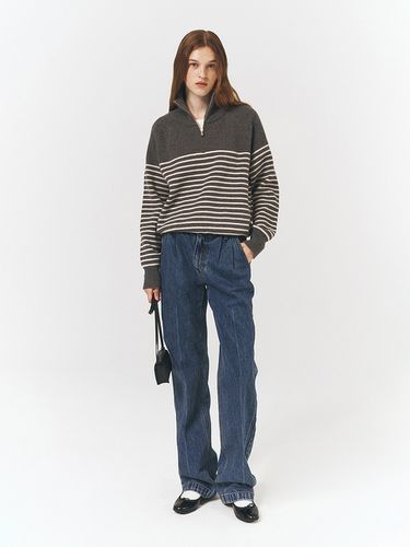 Semi-wide Tucked Jeans - Mid Blue - Dunst for WOMEN - Modalova