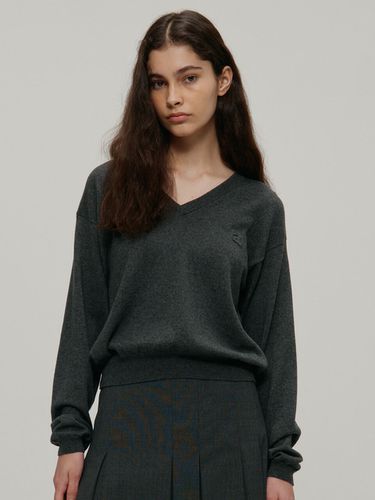 V-Neck Pullover (Grey) - a.t.corner - Modalova