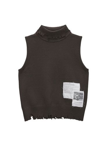 Damage Sleeveless Turtle Neck Knit Top_Brown - Matin Kim - Modalova