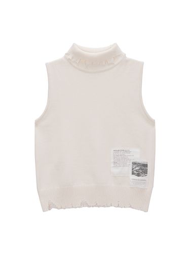 Damage Sleeveless Turtle Neck Knit Top - Matin Kim - Modalova