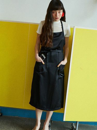 Apron Dress Set_Black - The Aperture - Modalova