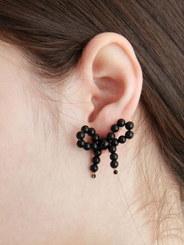 Silver] Onyx Ribbon Earring - OVT-U - Modalova