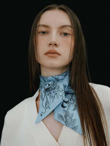 Botanic Garden Long Twilly Silk Scarf_Blue - AVVINA PELLE - Modalova