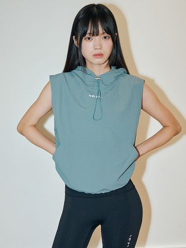 Nylon Hooded Sleeveless_Sora - INJIACTIVE - Modalova