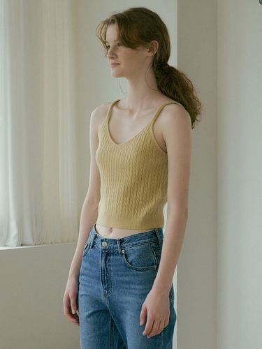 Sleeveless Knit_Yellow - VERBE - Modalova