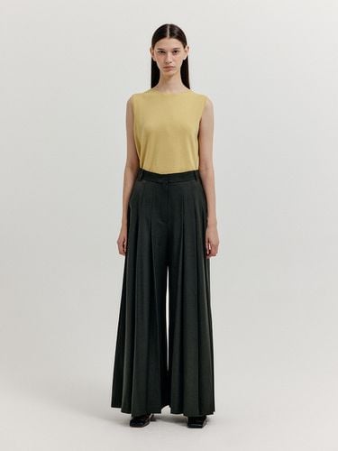 XLEAT Pleated Wide Pants - Khaki - EENK - Modalova