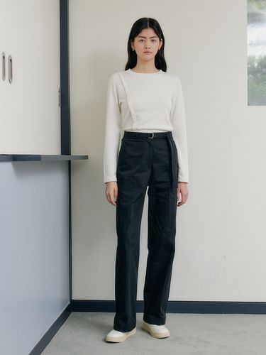 Belt Line Pants_Black - YUPPE - Modalova