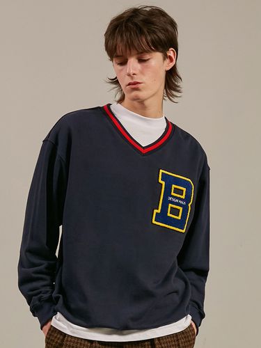 OG Emblem Sports Collar V Neckline Sweatshirt - beyondcloset - Modalova