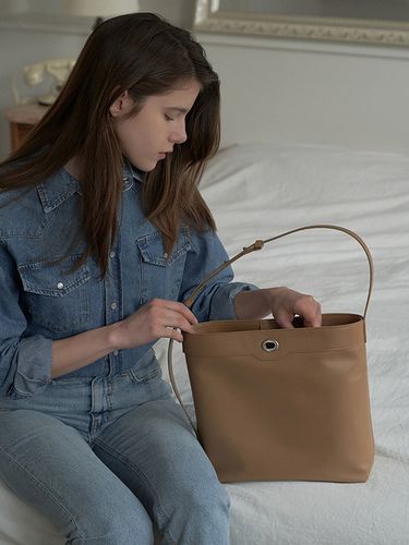 Mignon Hobo Bag_Beige - OVHEE - Modalova