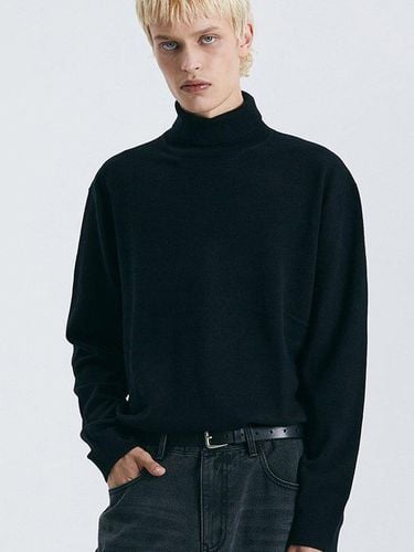 Relaxed Fit Mock Neck Knit Sweater - TNGT - Modalova