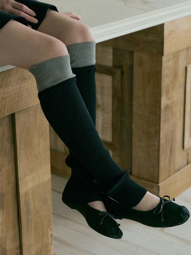 Leg Warmer Knit_Black - VERBE - Modalova