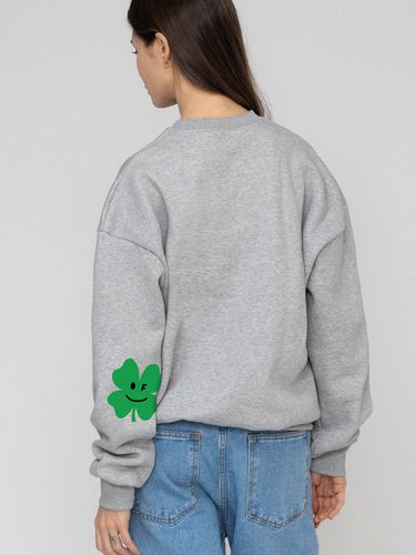 UNISEX] Elbow Clover Smile Sweatshirt _ - GRAVER - Modalova