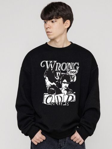 ODNR] Wrong Odd Smile Sweatshirt _ 3 Colors - GRAVER - Modalova