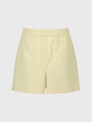 Solid Crisp Banding Shorts_Beige - L’H.A.S - Modalova