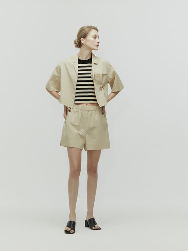 Solid Crisp Cropped Shirt_Beige - L’H.A.S - Modalova