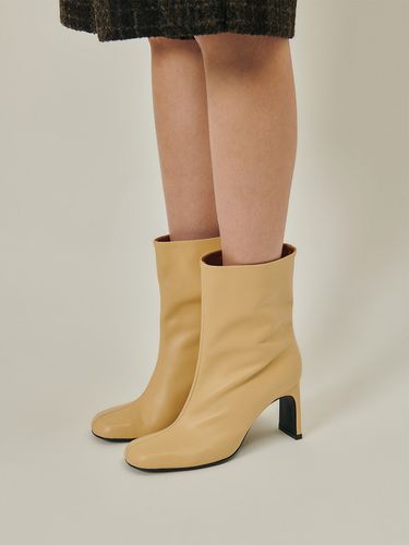 Seamed Straight Boots - Reike Nen - Modalova