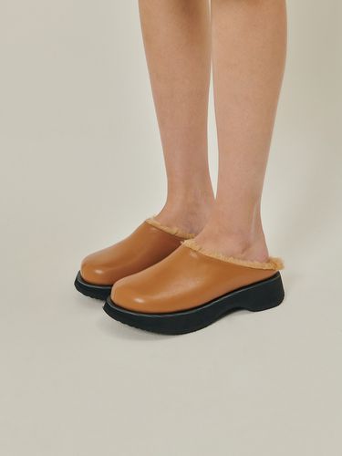 Fur-Lined Clogs_Brown - Reike Nen - Modalova