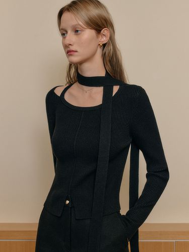 Whitney Cutout Knit Top - LOOKAST - Modalova