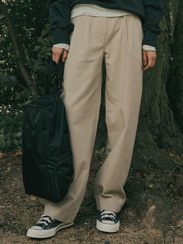 Fel Two Tuck Straight Fit Pants_Beige - REORG - Modalova