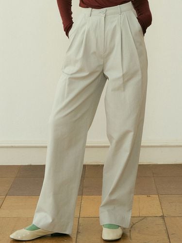 Fel Two Tuck Straight Fit Pants_Mint Gray - REORG - Modalova