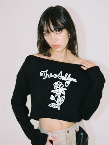 Bridget Rose Crop Knit - Black - THE ASHLYNN - Modalova