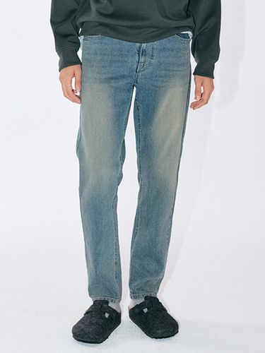 Tin Washed Tapered Denim Pants - EZIO - Modalova