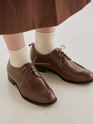 Lace Up Classic Loafer_Brown - jeu d`art - Modalova