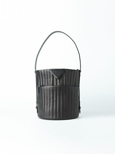 Rose Leather Bucket Bag M Black - AVECMOTO - Modalova