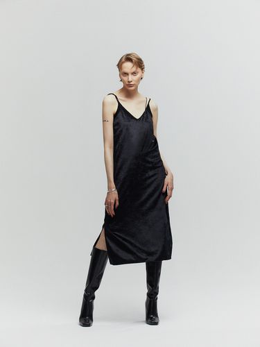 Velvet Slip Dress_Black - L’H.A.S - Modalova